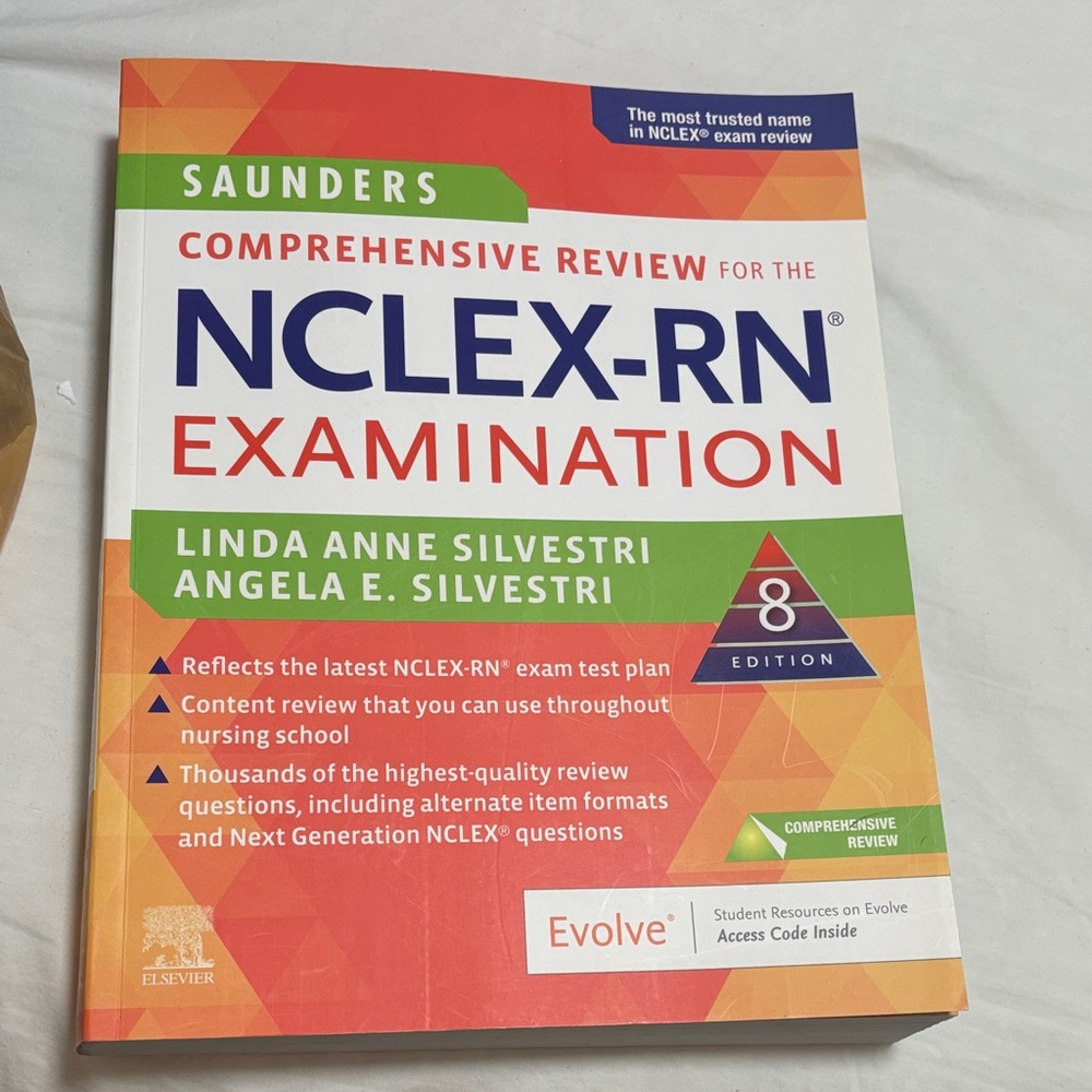 Saunders NCLEX-RN Examination Review Book